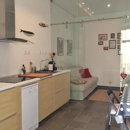 137 Casinha Da Estrela 리스본